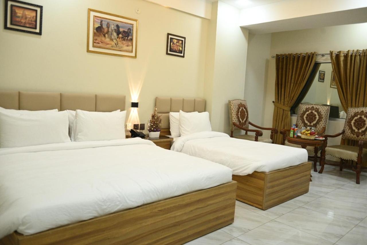 Hotel Pearl Inn Karachi Exteriör bild