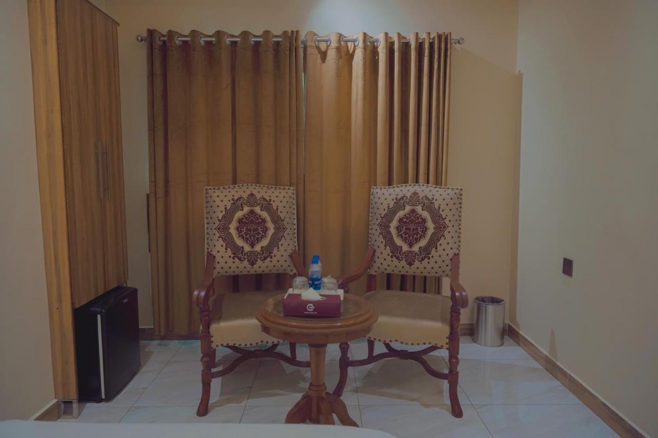 Hotel Pearl Inn Karachi Exteriör bild