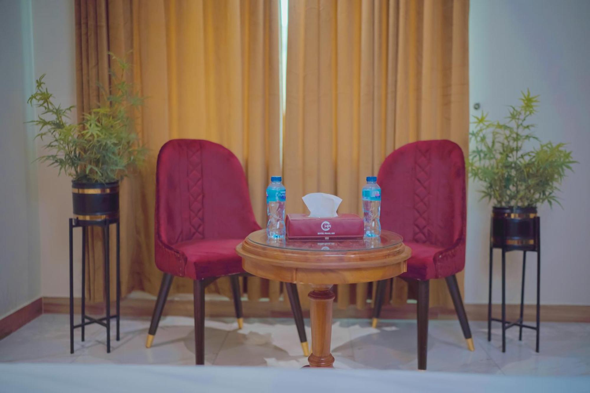 Hotel Pearl Inn Karachi Exteriör bild