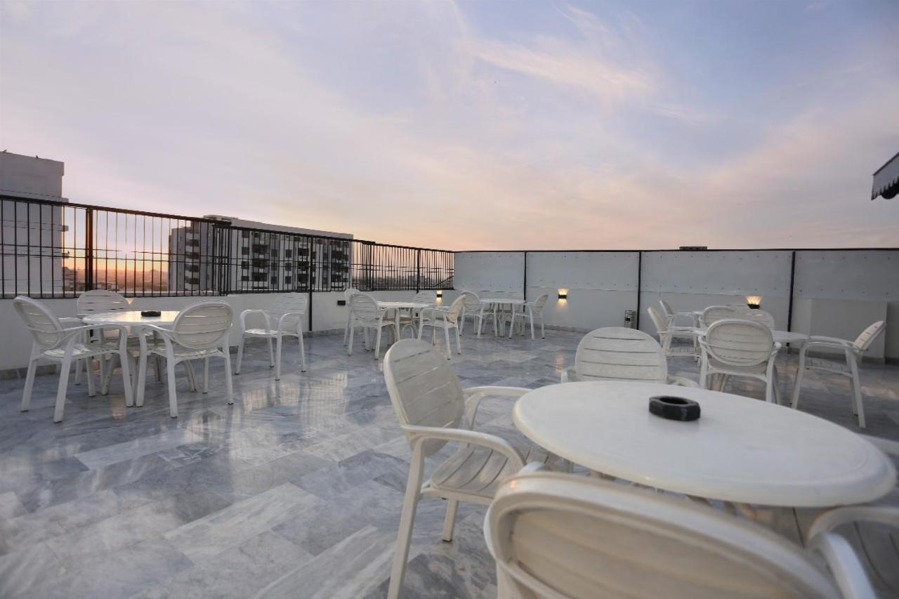 Hotel Pearl Inn Karachi Exteriör bild